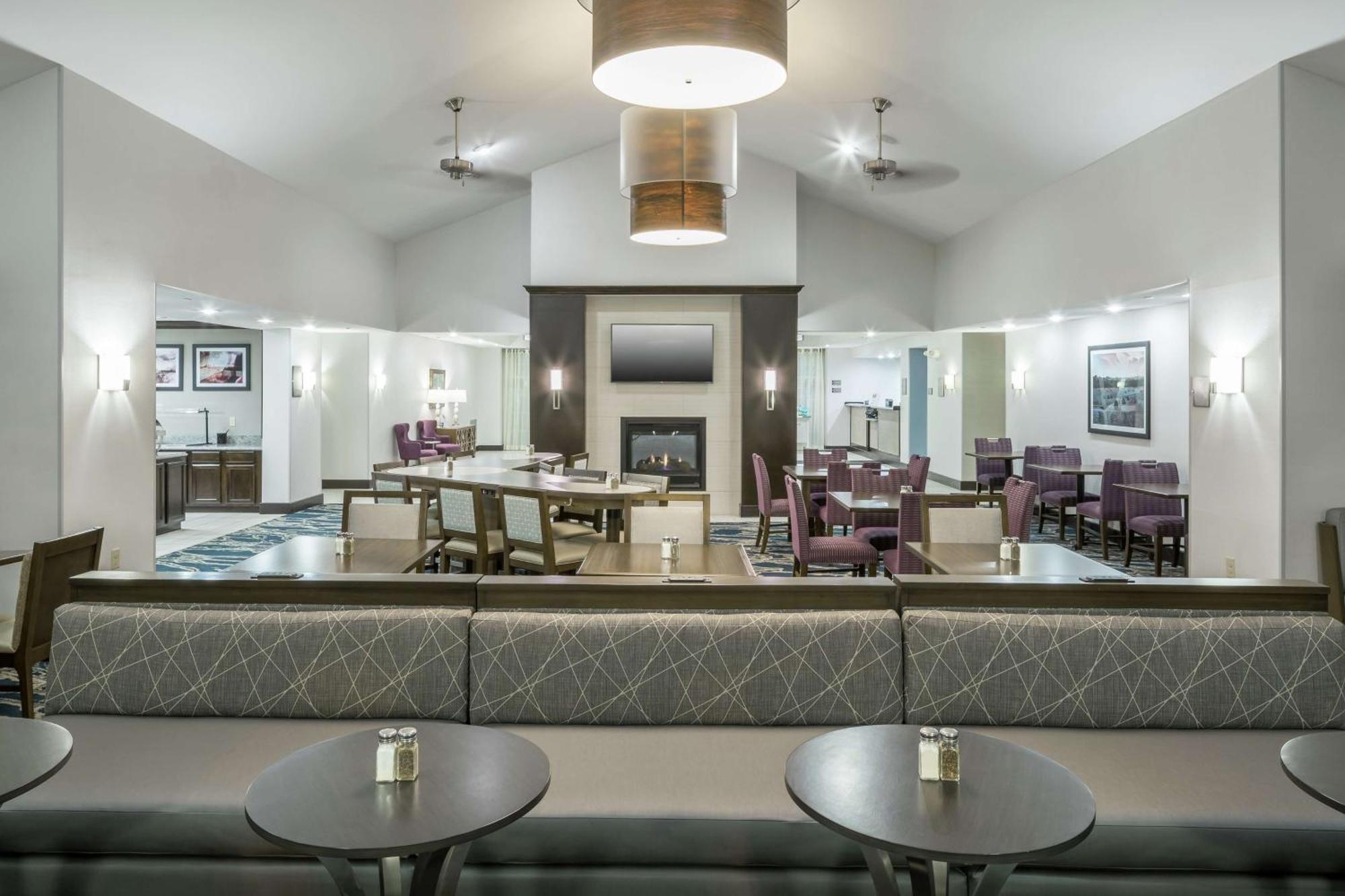 Homewood Suites By Hilton Cedar Rapids-North Ngoại thất bức ảnh